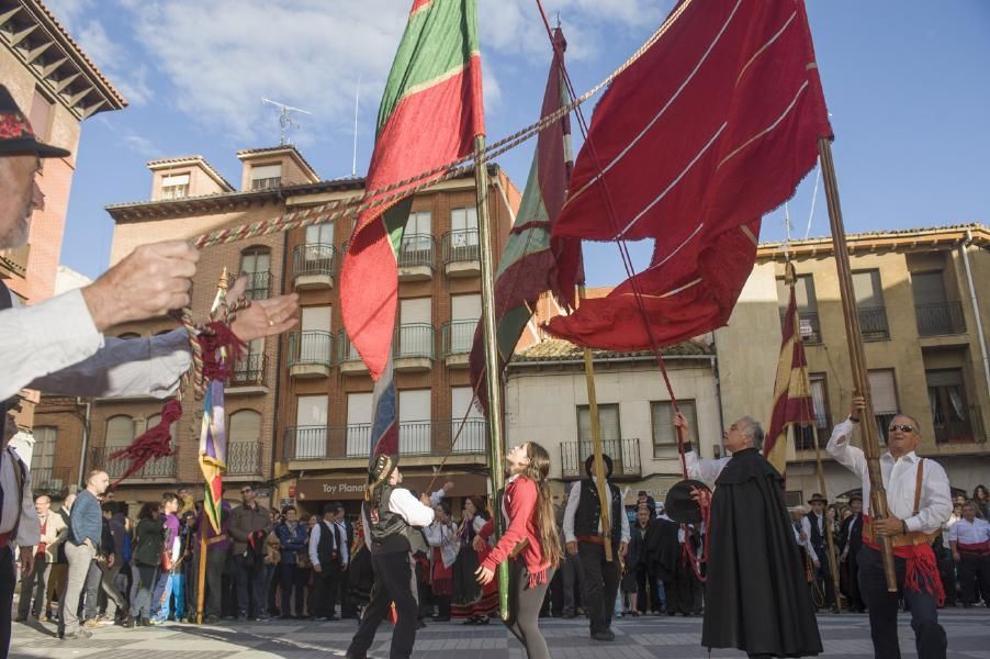 Desfile de pendones y gala de los Premios MT