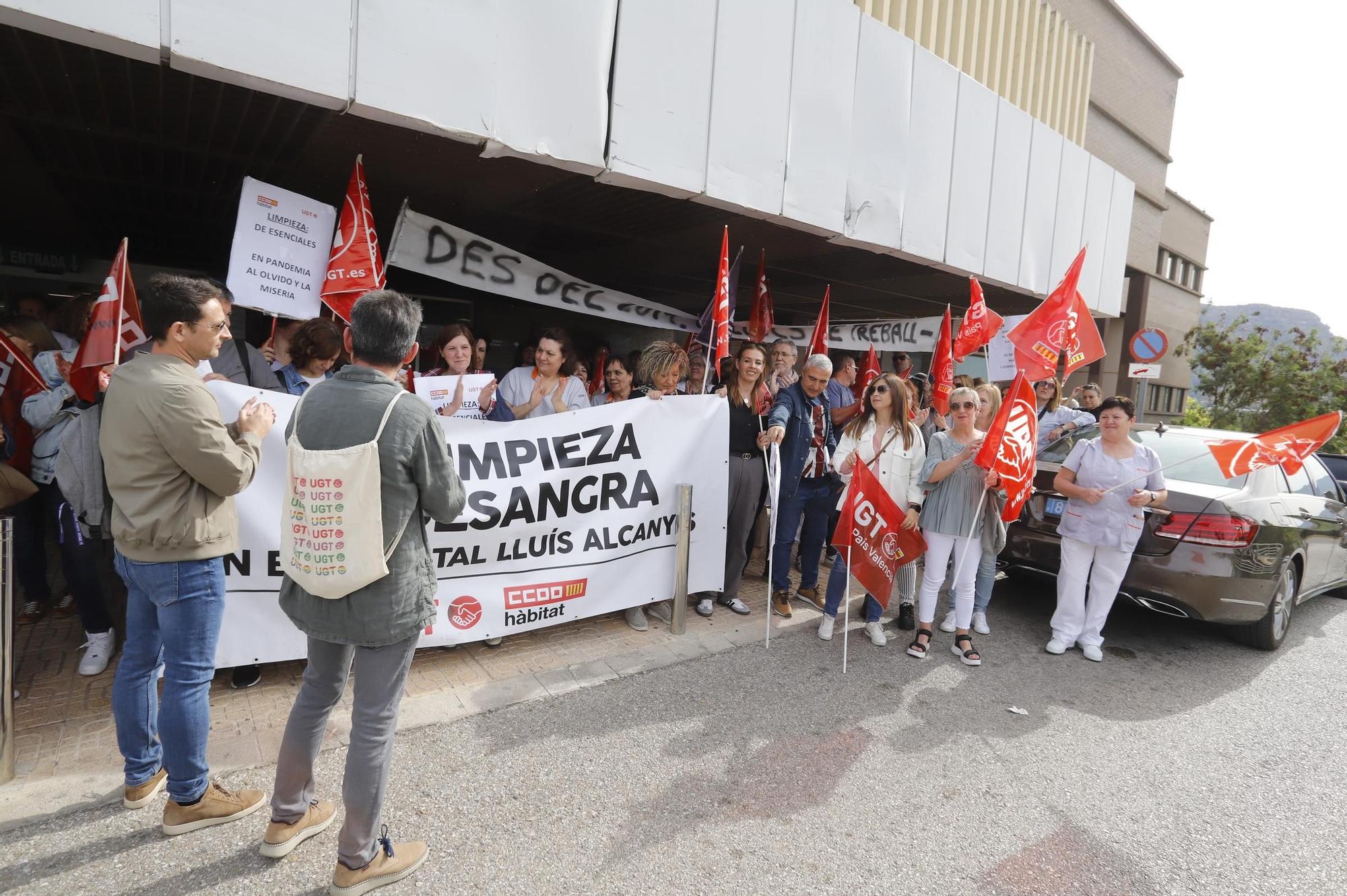 Las limpiadoras del Lluís Alcanyís denuncian el deterioro del servicio