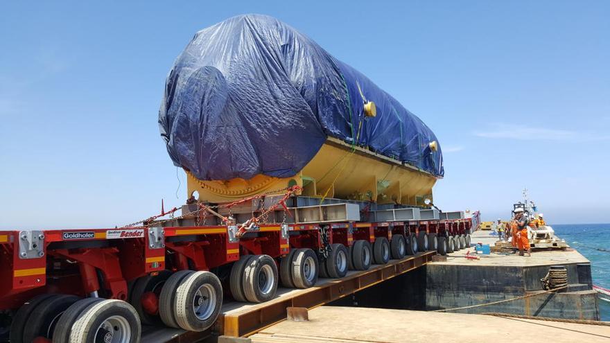 Tiba transporta desde Argelia a Rotterdam un generador con un barco semisumergible