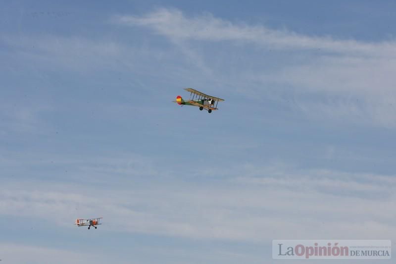 Exhibición de paracaidismo en la Base Aérea de Alcantarilla