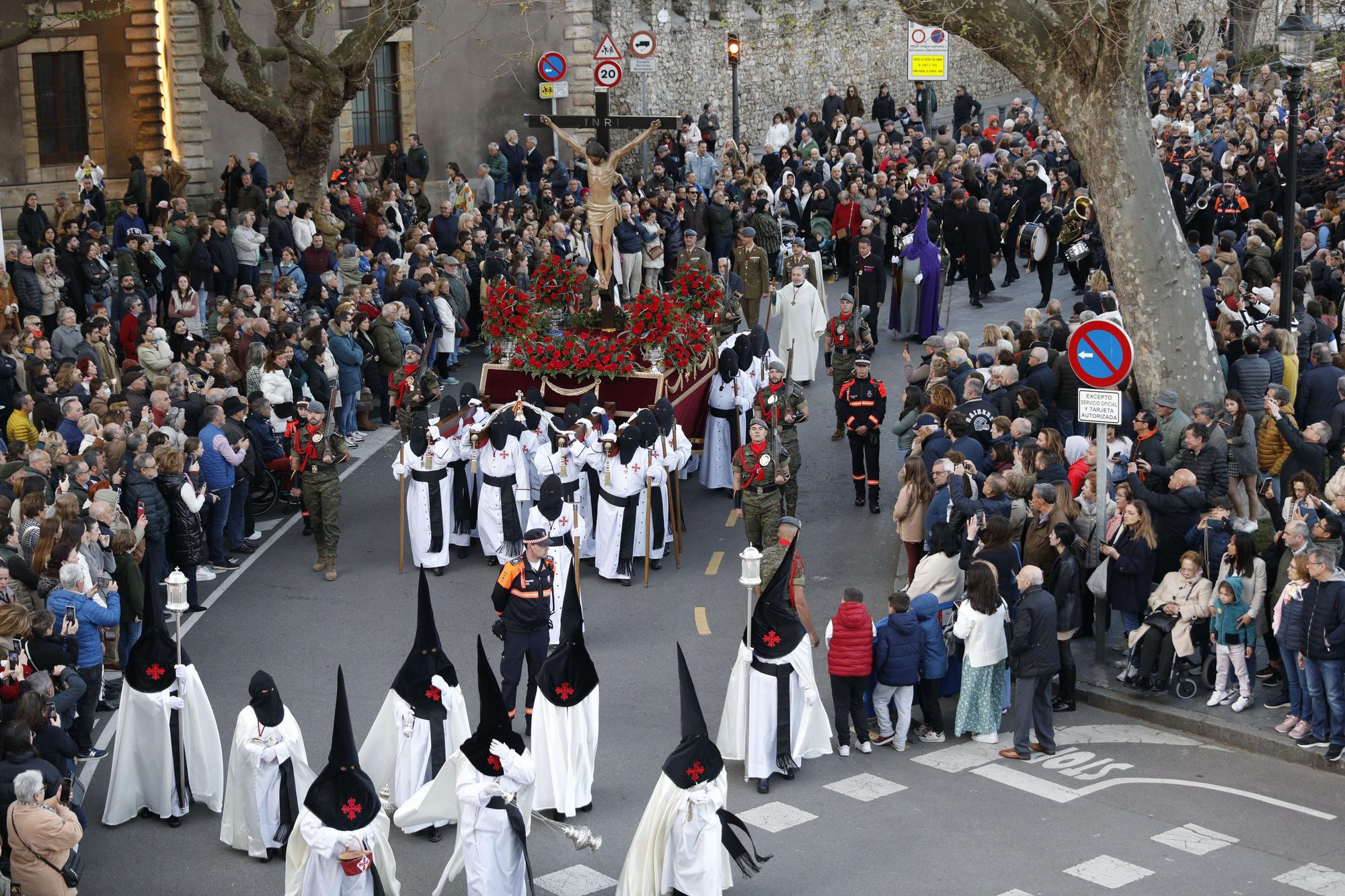 En imágenes: Así fue la multitudinaria procesión del Jueves Santo en Gijón