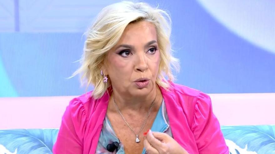 Carmen Borrego defiende a su hijo tras su última polémica: &quot;No es que ponga la mano, es que me quemo entera&quot;