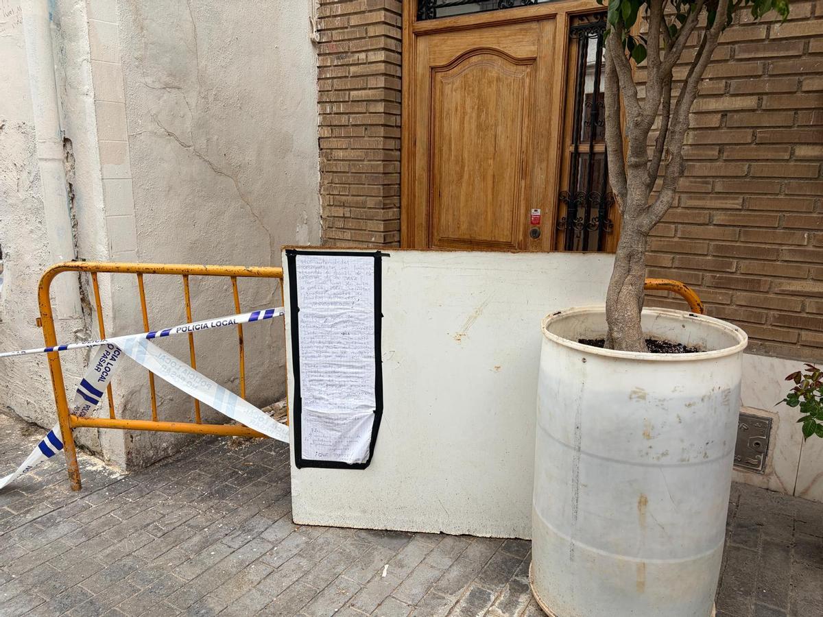 El cartel que ha puesto Richard a modo de protesta.