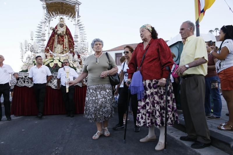 Representación del hallazgo de la Virgen de Candelaria por los guanches 2016