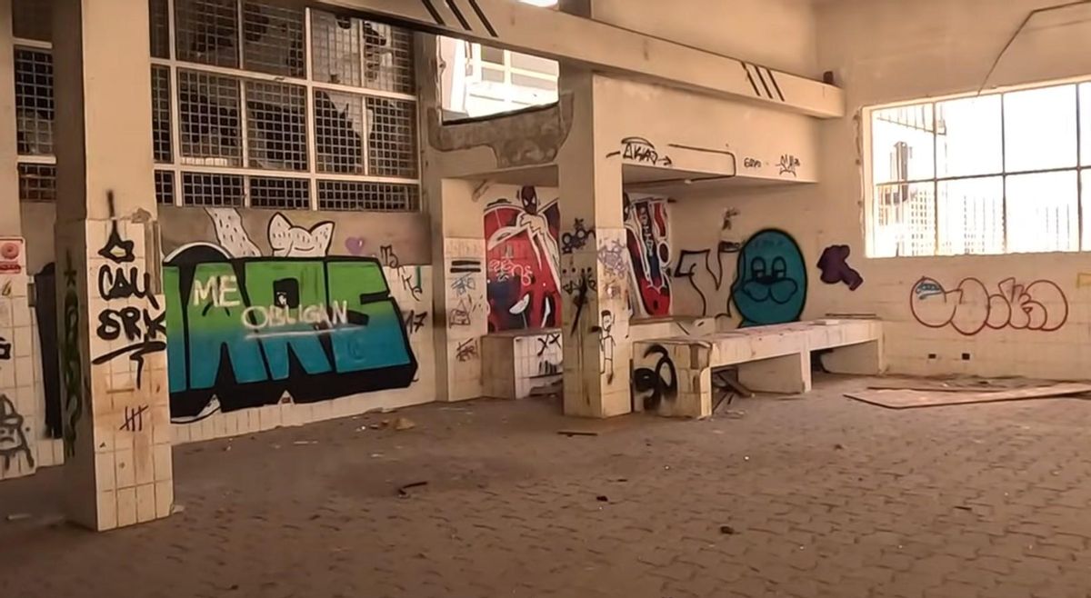 Capture of the Ratatour video inside the old Faculty of Fine Arts