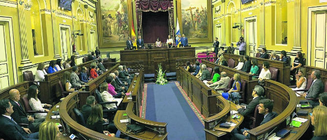 Canarias mantiene para sus diputados el blindaje penal