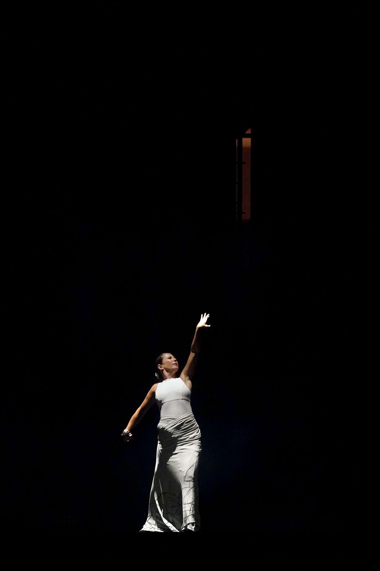 La bailaora gaditana, Sara Baras, durante su espectáculo “Sara Baras, a Paco de Lucía”, Vuela