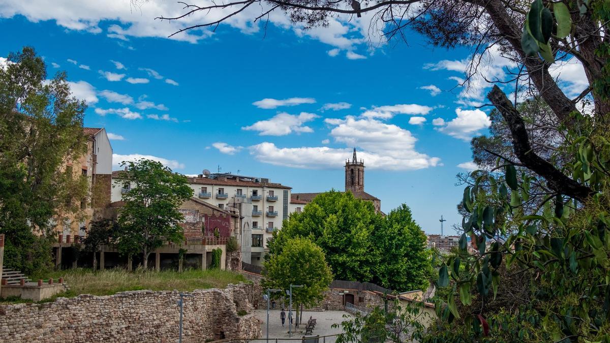 El pueblo de Barcelona donde el agua termal brota a 74ºC en un balneario indicado para el reúma y el estrés