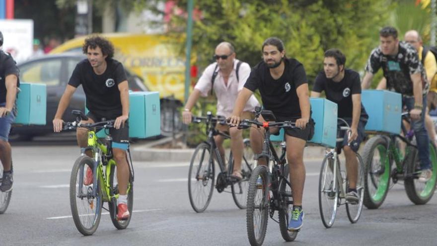 Uber negocia con 150 restaurantes para hacer el envío a domicilio en València