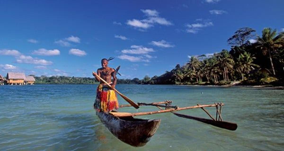 Travesía en canoa.