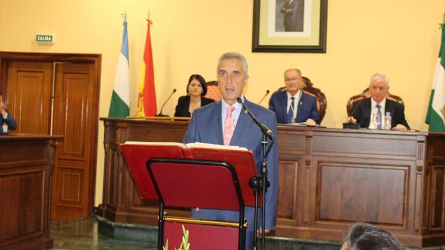 Juan Pérez renueva como alcalde con el reto de llegar a todos los barrios