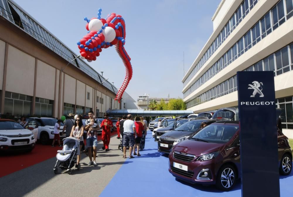 Más de 5.000 personas realzan la jornada de puertas abiertas celebrada en la planta.