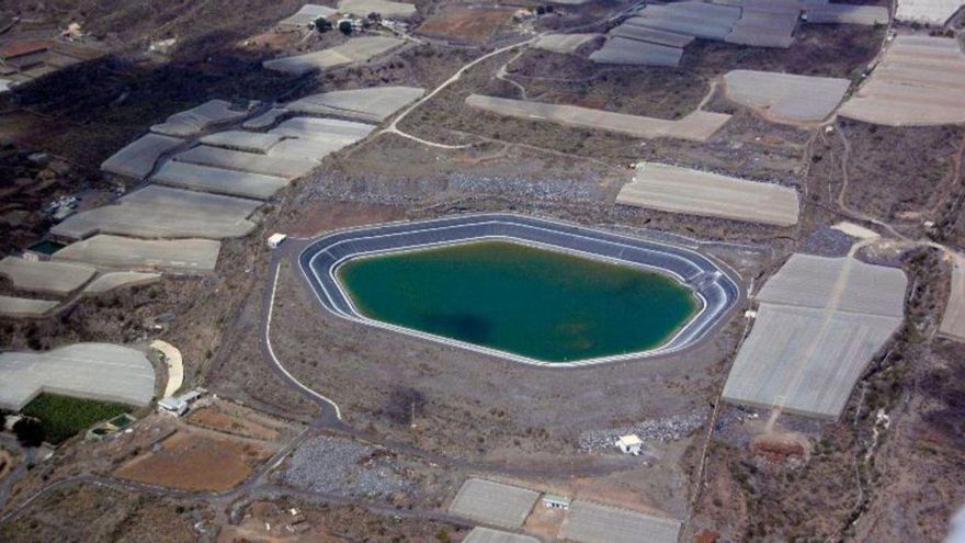 Reclaimed water guarantees agricultural irrigation in a dry winter