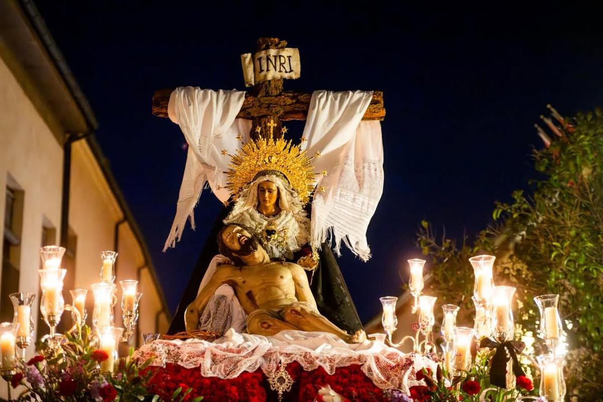 Procesión Negaciones de San Pedro el Lunes Santo en Alcalá de Henares
