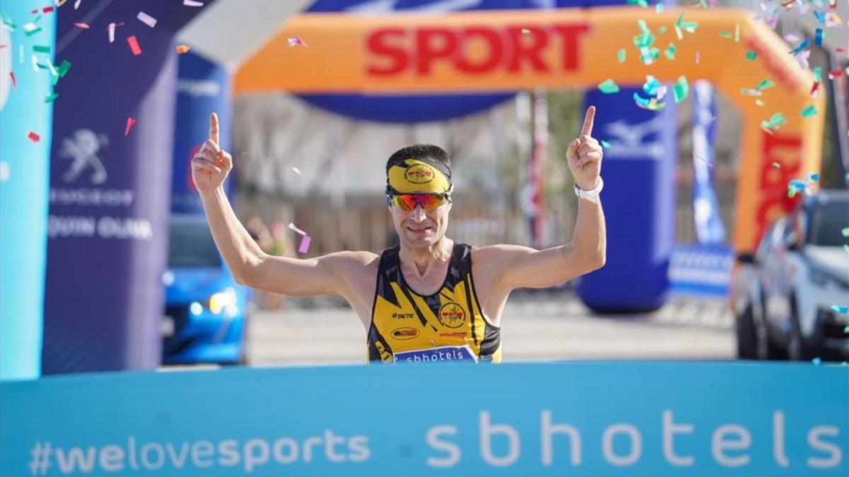Héctor Franco ganador de la SB Hotels Marató Tarragona