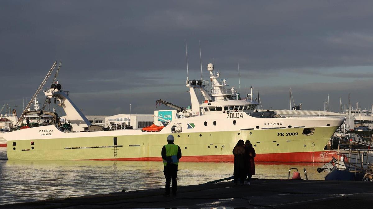 Salida de Vigo de uno de los buques que operan en Malvinas.