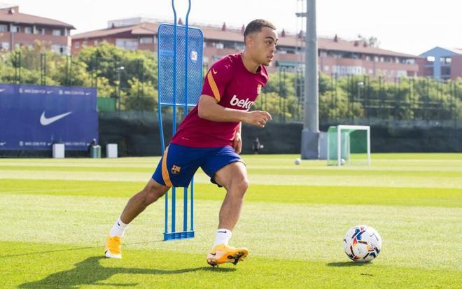 Primer entrenamiento de Sergiño Dest en la Ciutat Esportiva Joan Gamper como jugador del FC Barcelona.