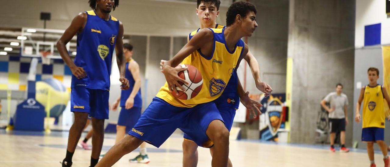 El Granca da un paso al frente en su faceta formativa con la I CB Gran Canaria Summer Academy