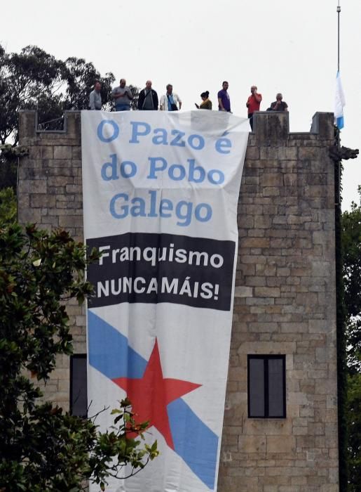 Militantes del BNG ocupan el pazo de Meirás en Sada