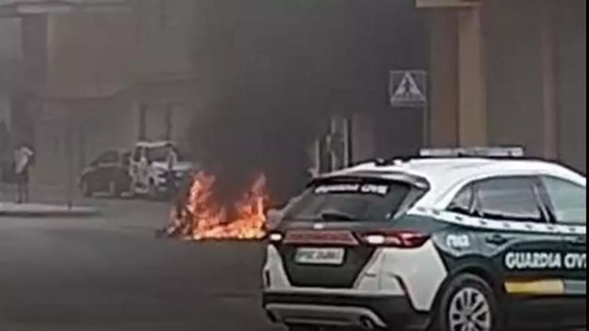 Alarma en Torre Pacheco por un incendio en un vehículo