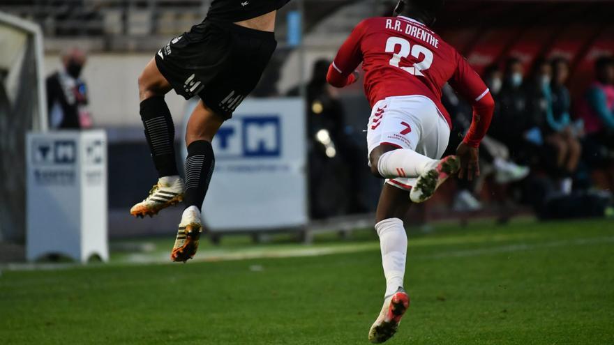 Drenthe debuta con la camiseta del Real Murcia