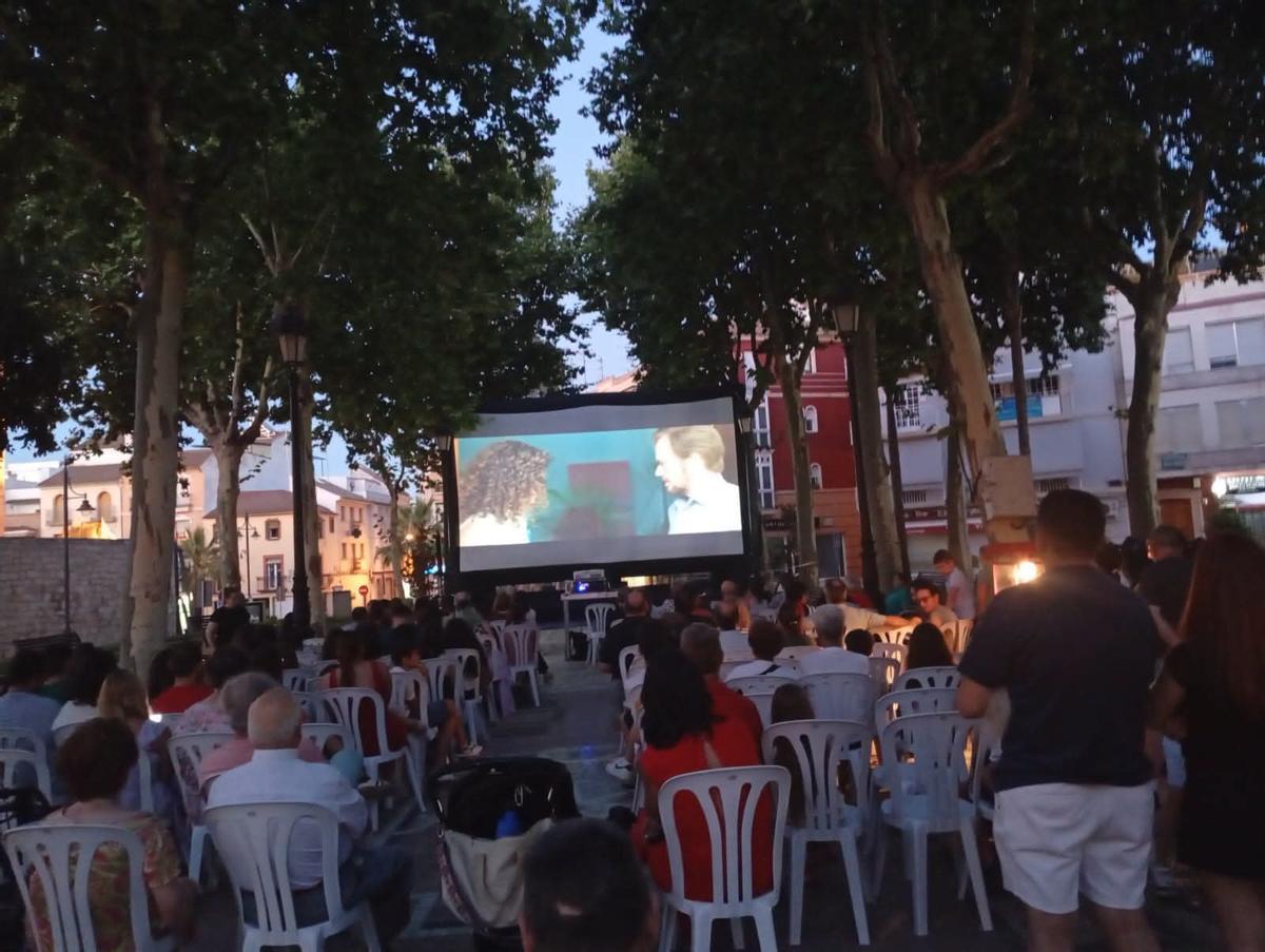 Una proyección del cine de verano en Lucena.