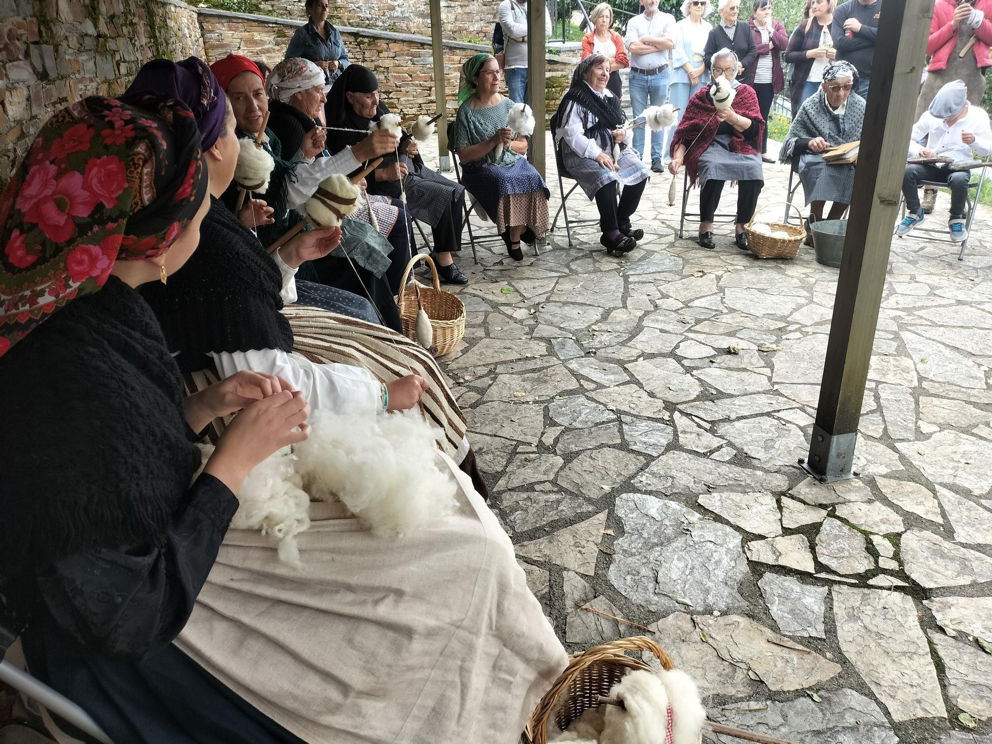 En imágenes: Santa Eulalia de Oscos encuentra a hilanderas y herreros