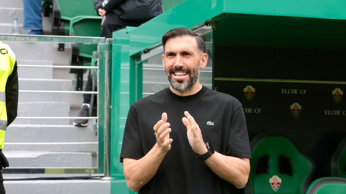 Eder Sarabia posa antes del partido entre Elche y Mallorca.