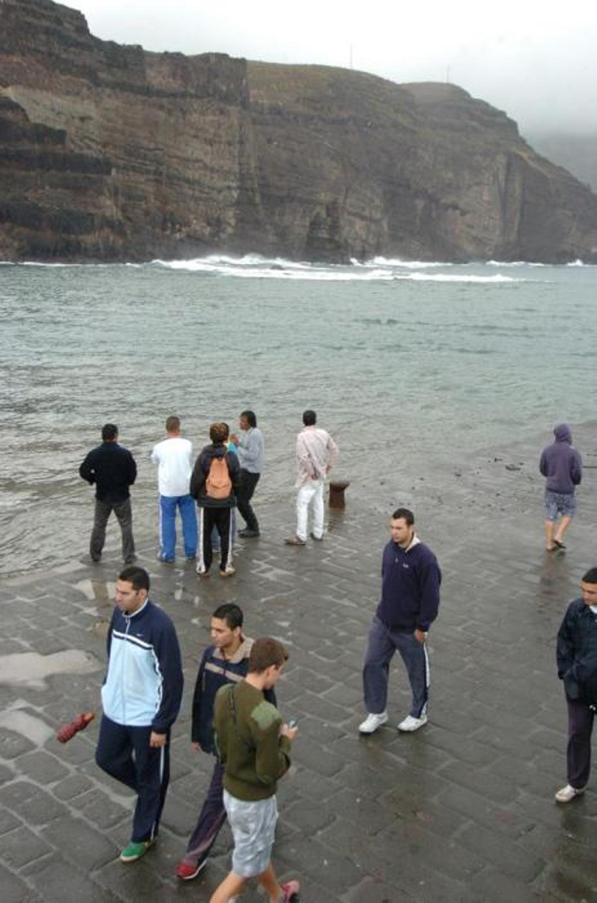 Las rachas de viento parten el Dedo de Dios y provocan apagones Las rachas de viento parten el Dedo de Dios y provocan apagones