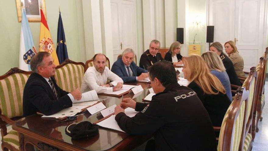Reunión extraordinaria de Seguridad Ciudadana en la Subdelegación del Gobierno. // Iñaki Osorio