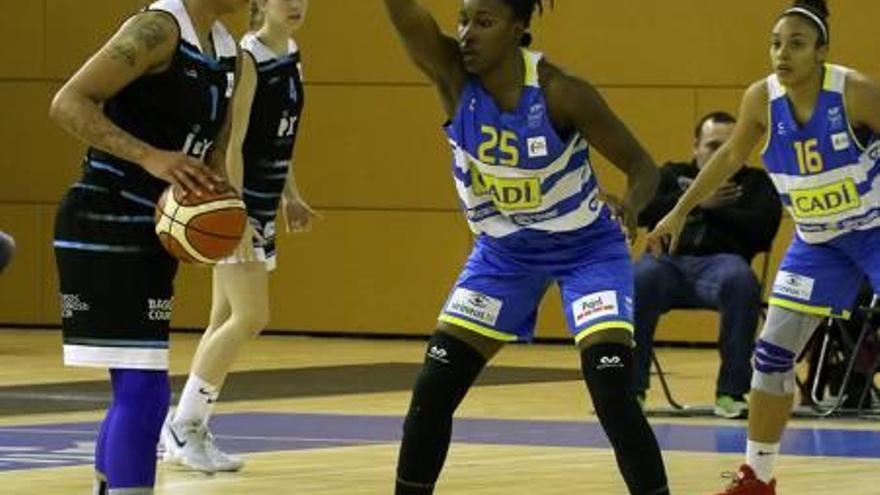 Shereesha Richards (25) pot seguir al Cadí la Seu i Helena Oma (16) se&#039;n torna a Girona