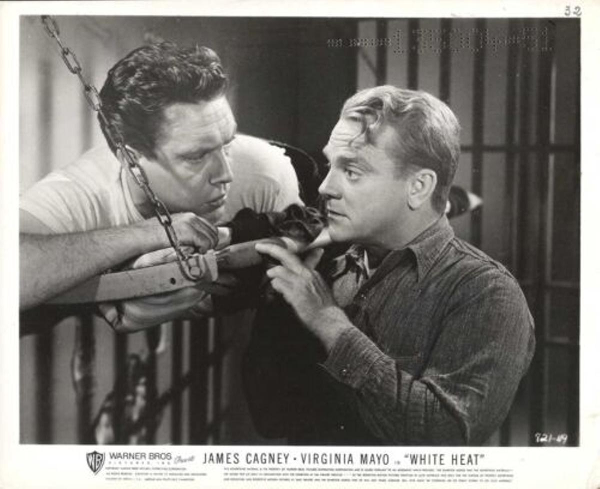 James Cagney  (dcha.) y Edmond O'Brien en Al rojo vivo.