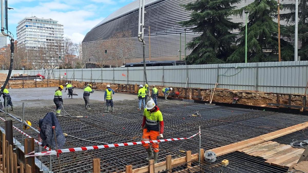 Obras en la parada de Metro del Santiago Bernabéu.