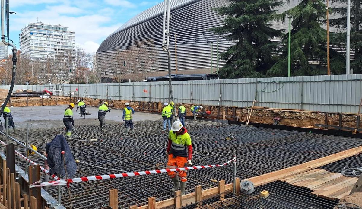 Obras en la parada de Metro del Santiago Bernabéu.