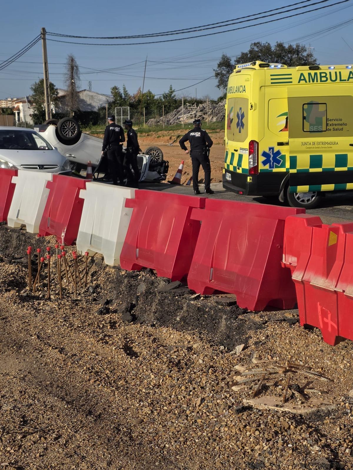 Fotogalería | Accidente en el tramo en obras de la carretera de Sevilla, en Badajoz
