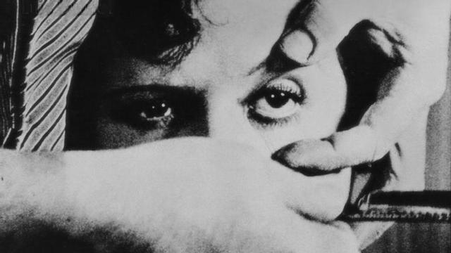 Una escena de 'Un perro andaluz' de Luis Buñuel.
