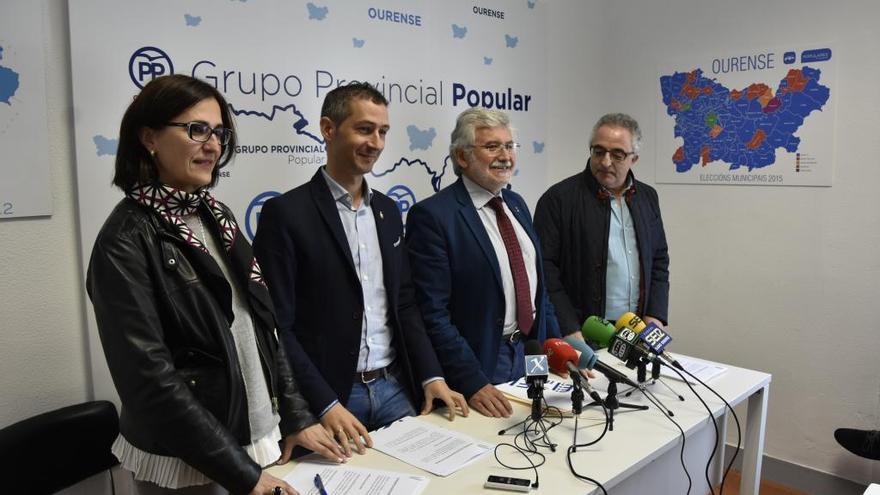 Ana Villarino, Pablo Pérez, Rosendo Fernández y Plácido Álvarez presentaron hoy las propuestas.