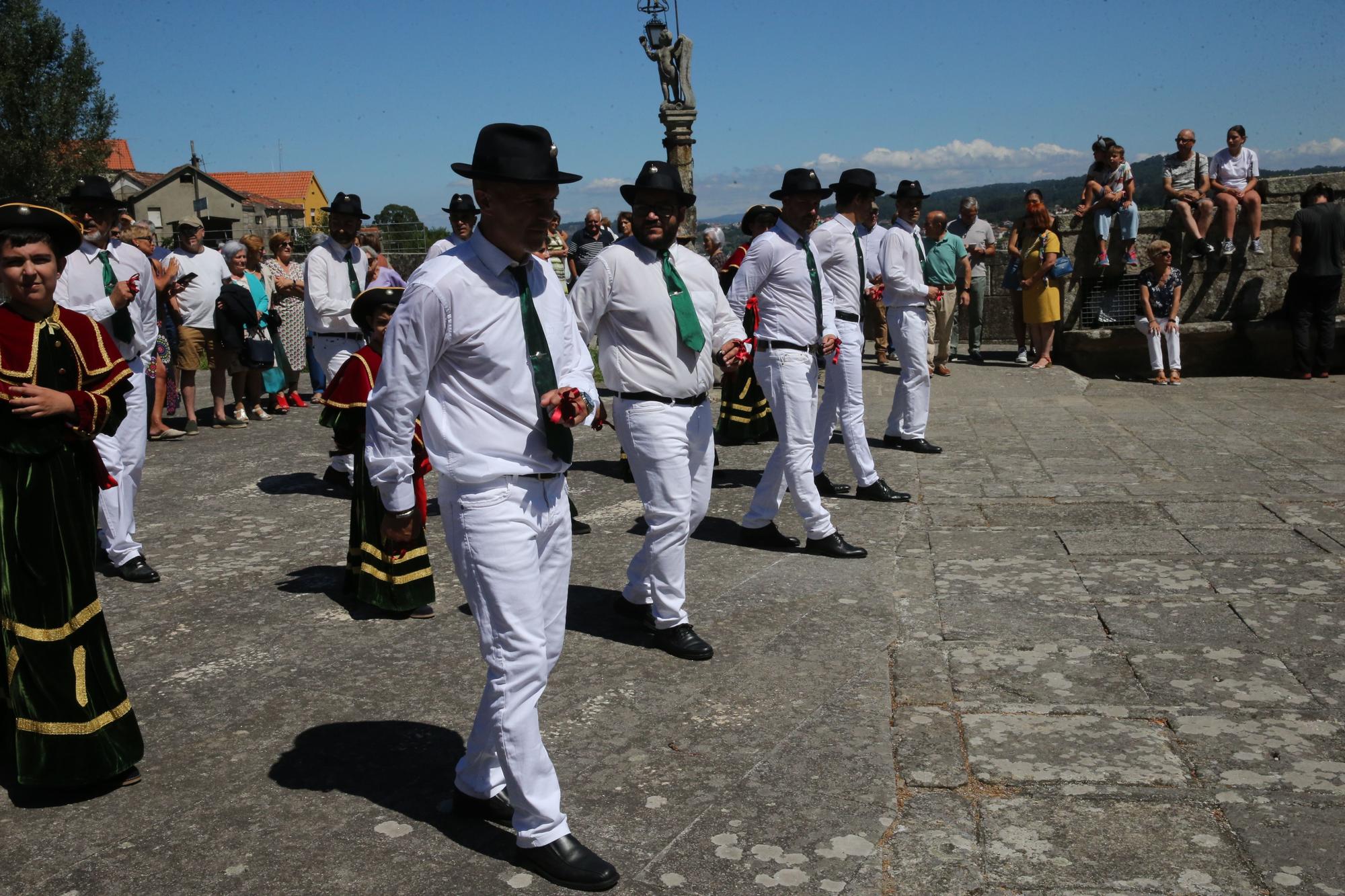 La procesión y la danza de San Roque de O Hío en imágenes (II)