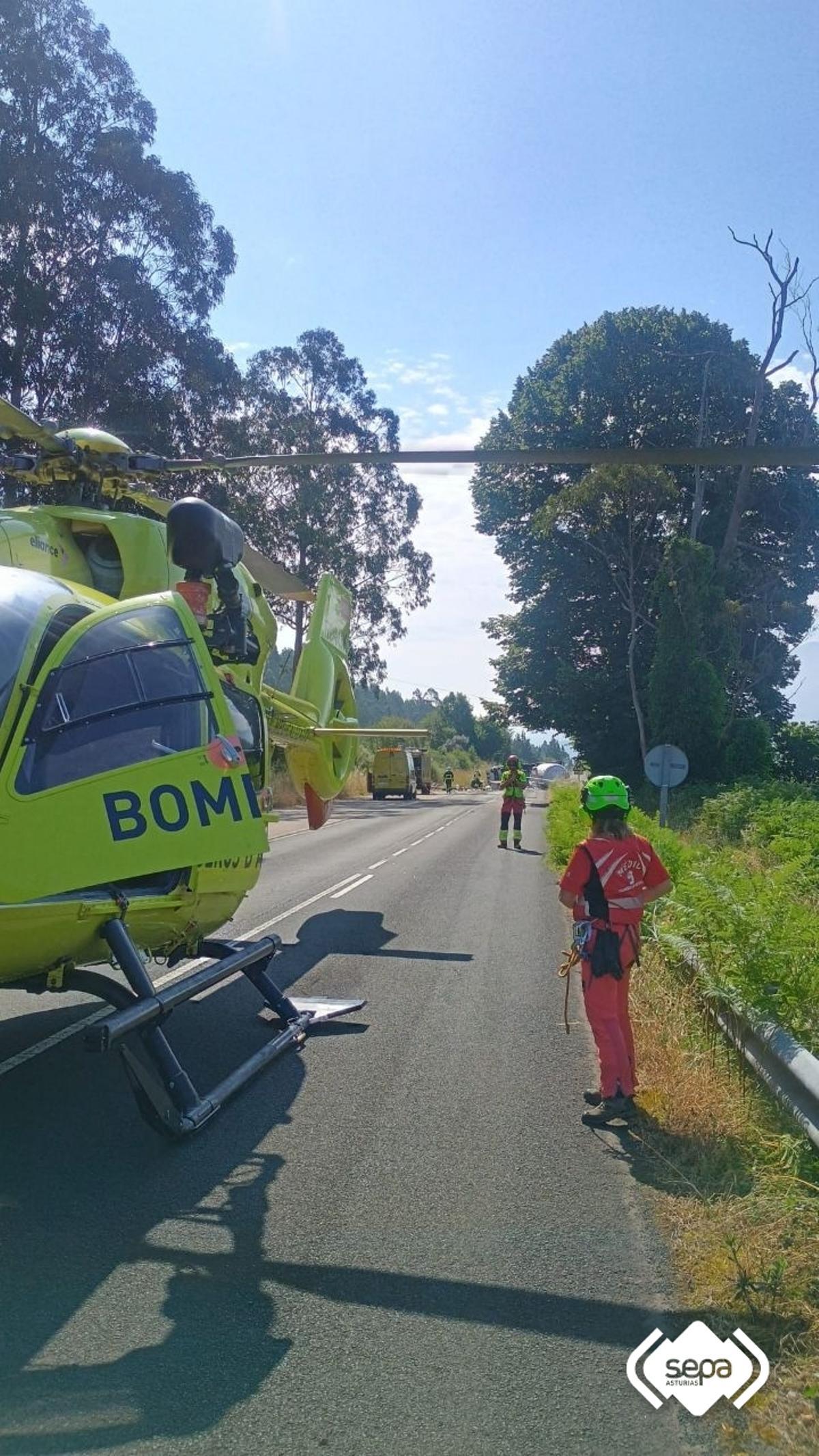 EN IMÁGENES: Cae un camión cisterna con gas desde la Autovía del Cantábrico a la carretera nacional en Lué EN IMÁGENES: Cae un camión cisterna con gas desde la Autovía del Cantábrico a la carretera nacional en Lué