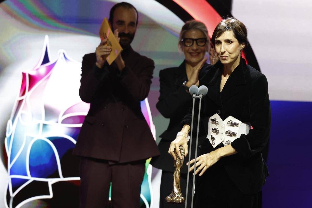 Ganadores de los Premis Gaudí 2026. Eva Libertad (d) recibe el premio a la Mejor Dirección por la película 'Sorda', Ganadores de los Premis Gaudí 2026. Eva Libertad (d) recibe el premio a la Mejor Dirección por la película 'Sorda',