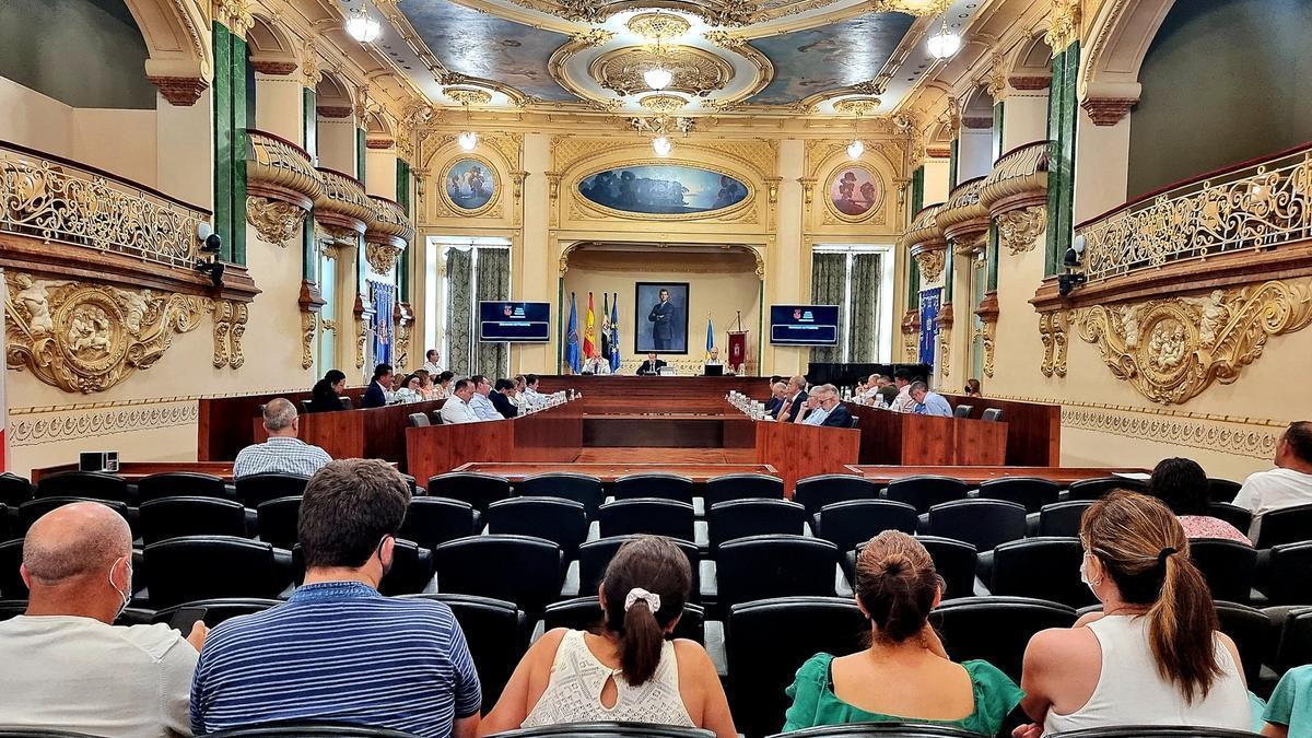 Pleno de la diputación de Badajoz en un imagen de archivo.
