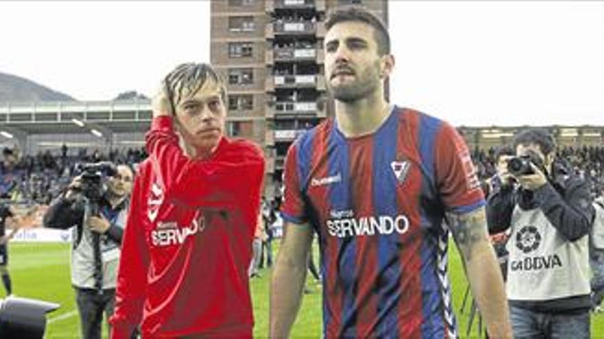 El Eibar y el Almería se hunden junto al Córdoba