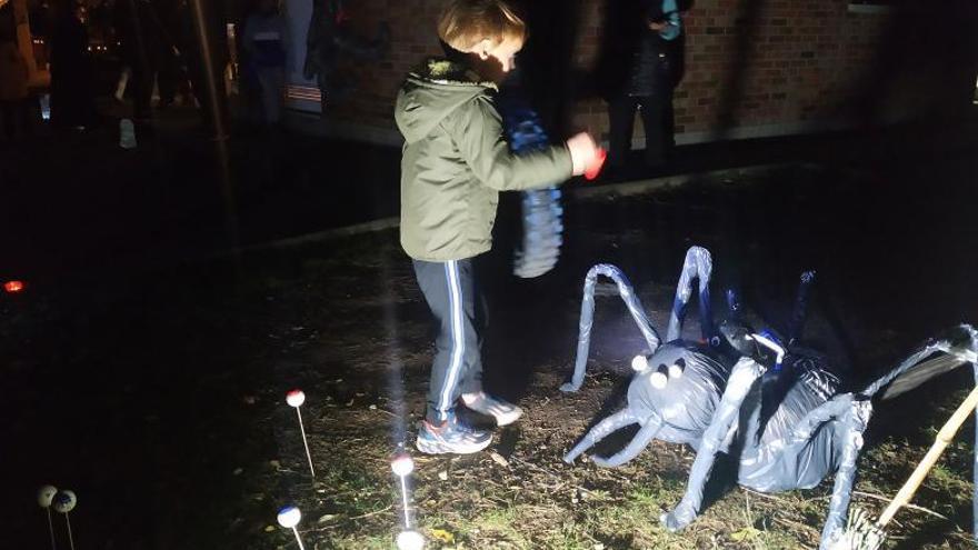 Algunas de las tétricas calabazas que iluminaron el camino.   | // FDV