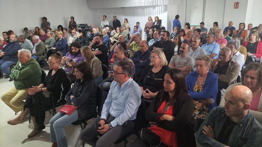 Gran expectación en Luarca para seguir el primer y único debate entre los principales candidatos electorales de Valdés