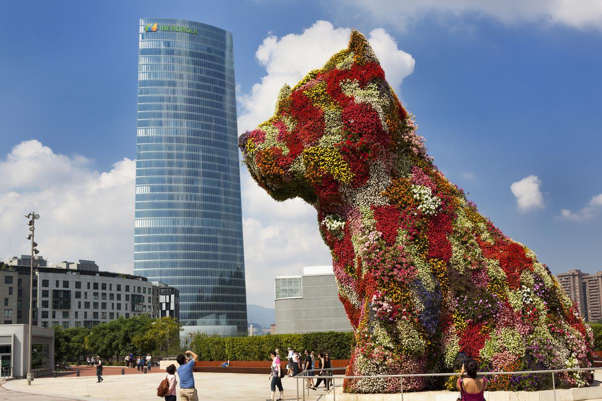Puppy, el gigante perro floral a las puertas del Guggenheim.