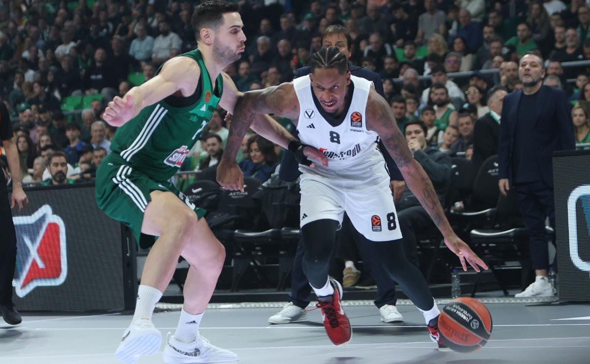 Clyburn jugó una sola temporada en la Virtus