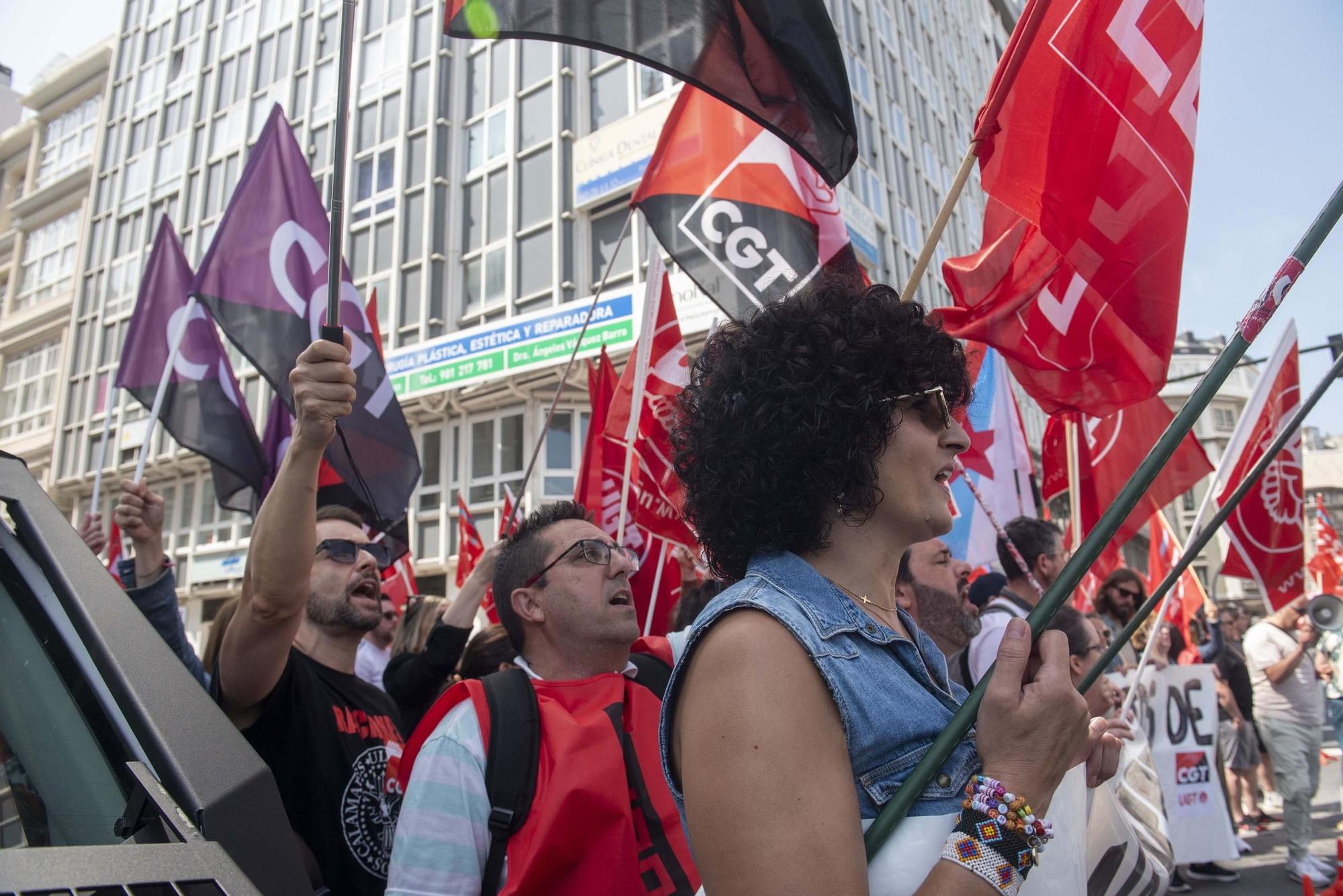 Concentración de trabajadores de Teleperformance en la plaza de Pontevedra