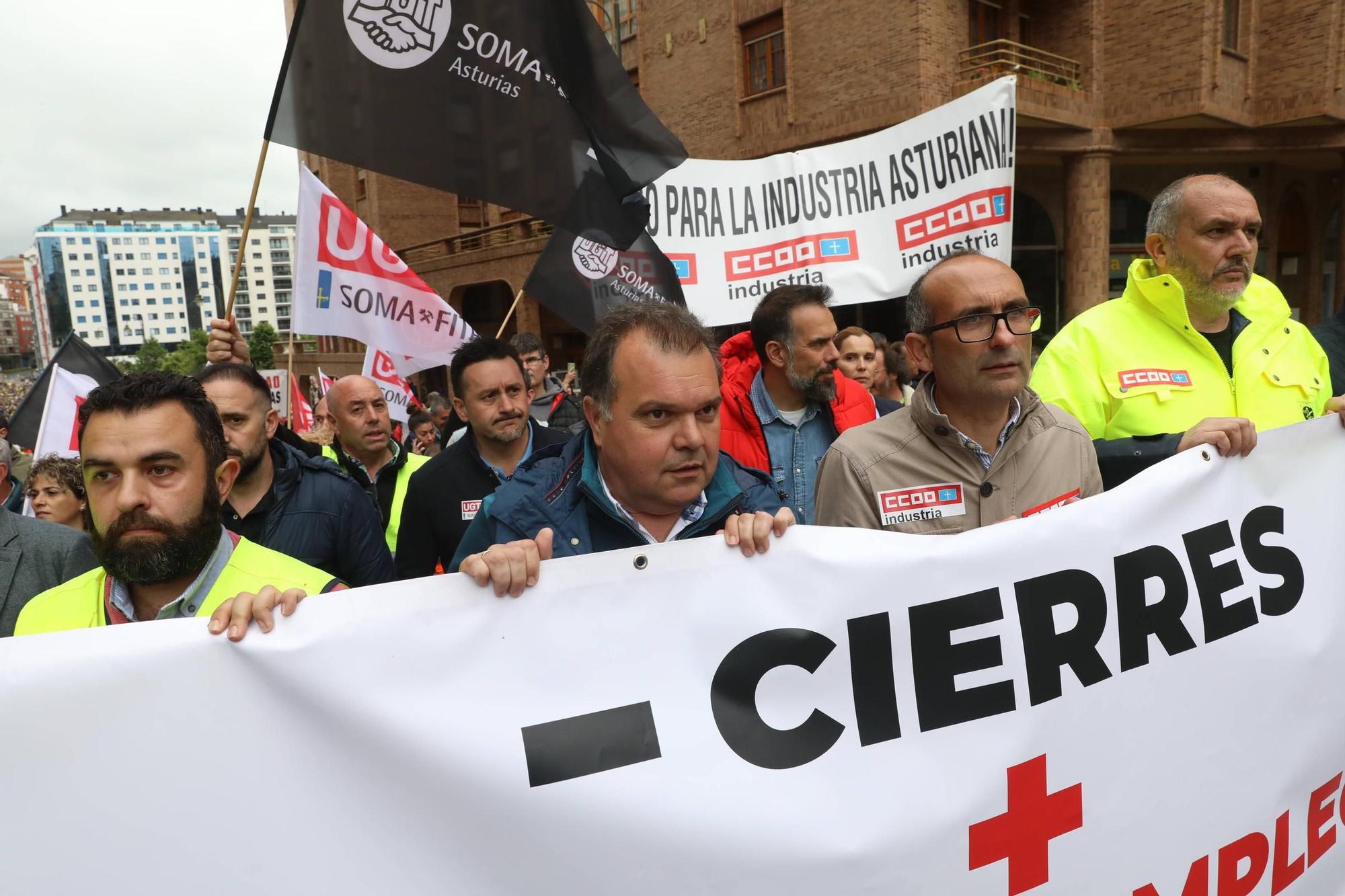 EN IMÁGENES: El avance de la protesta contra la cierre de Saint-Gobain en Avilés