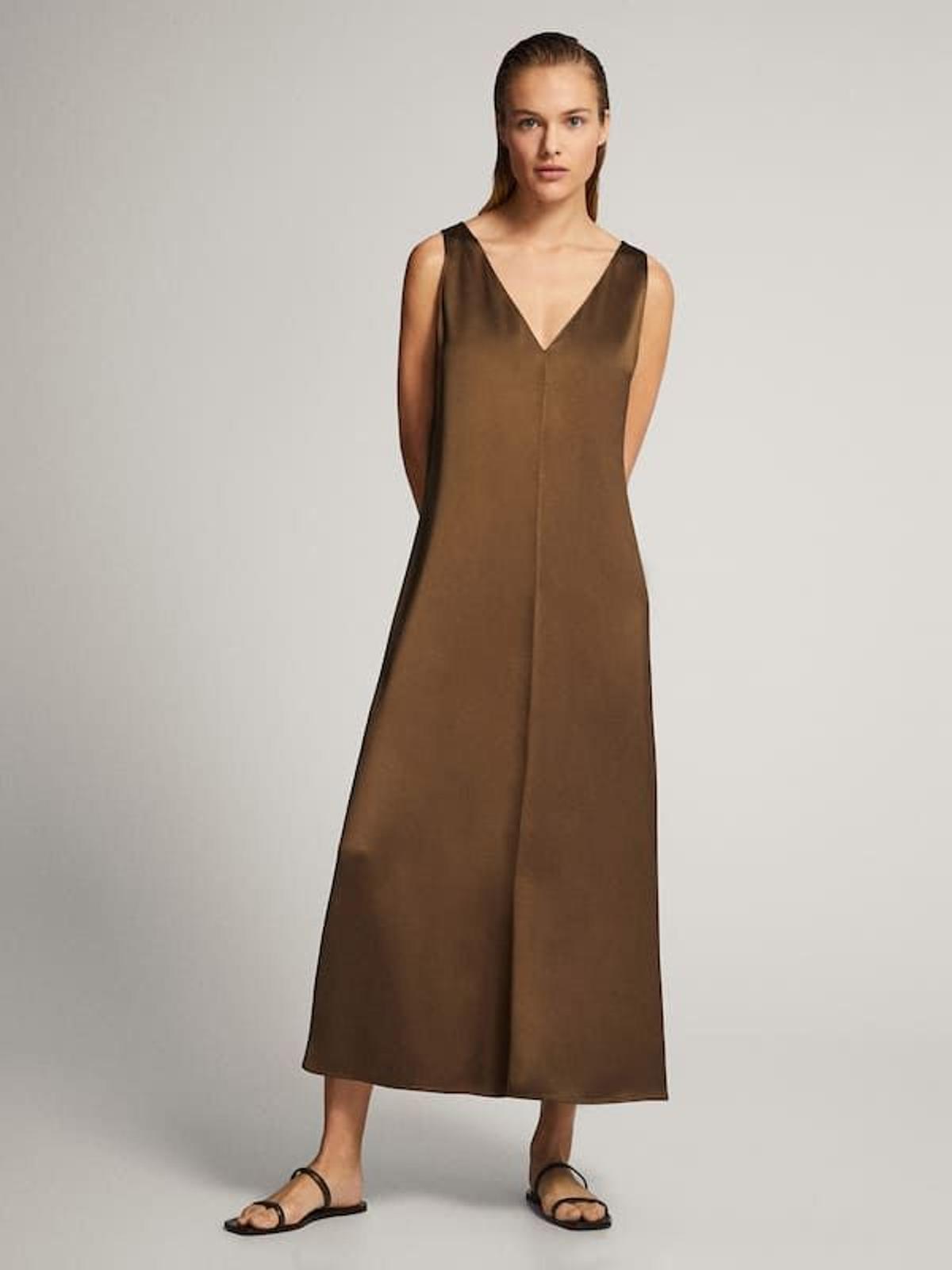 Vestido satinado, de tirantes, de Massimo Dutti