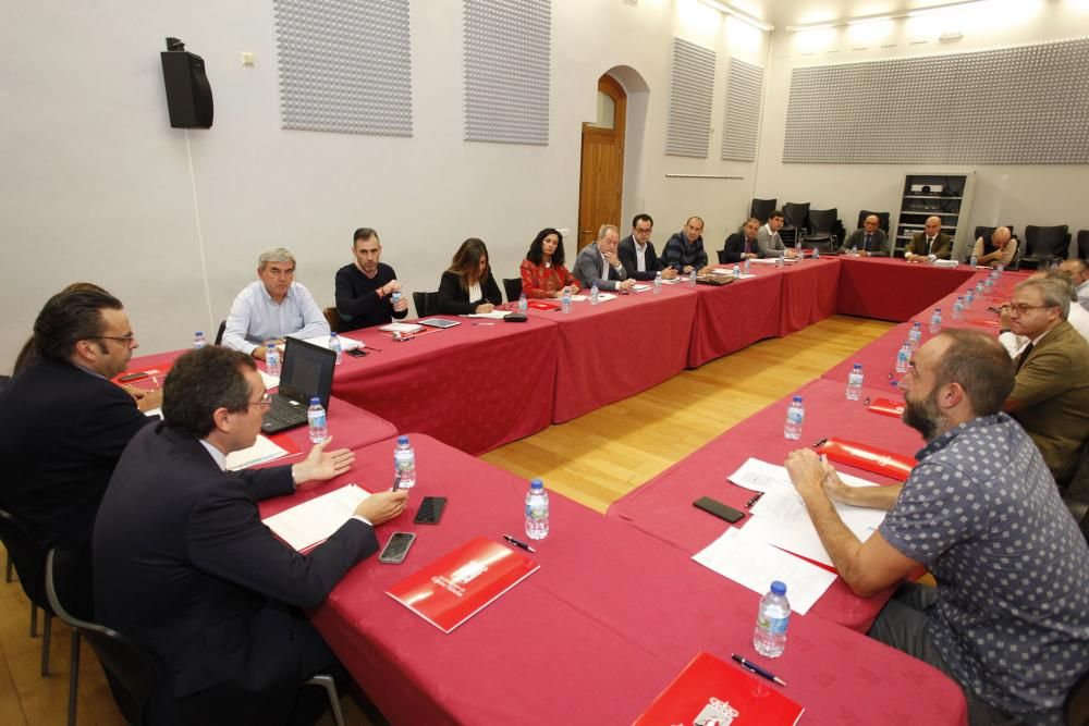 Firma del convenio de colaboración entre el Ayuntamiento de Gijón y la Universidad de Oviedo